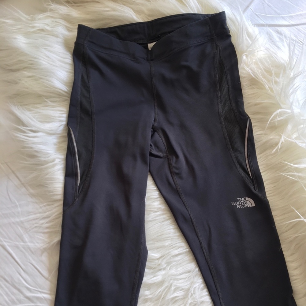 The Northface Capri workout leggings